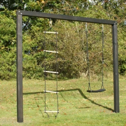 Nordic Play Arthur Gyngestativ Med Rebstige + Gynge Sort